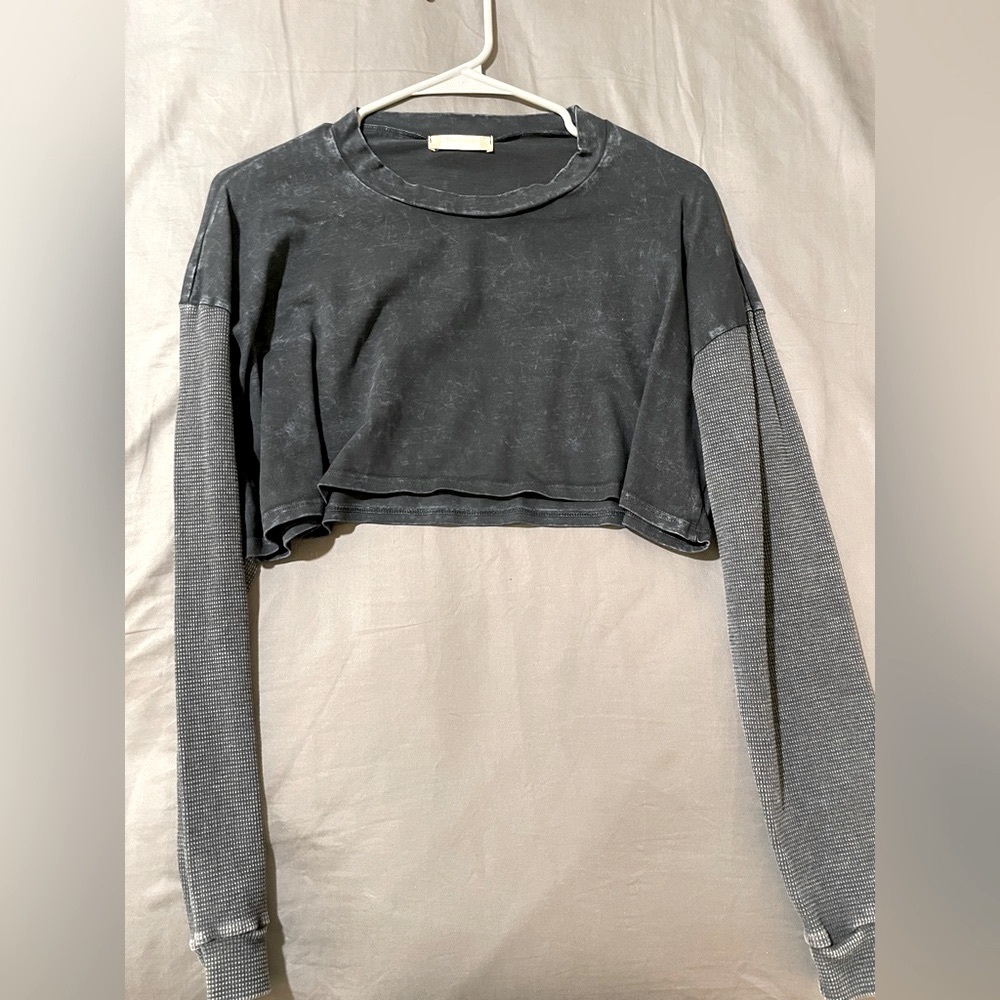 Altar’d State cropped long sleeve tee, size S, navy